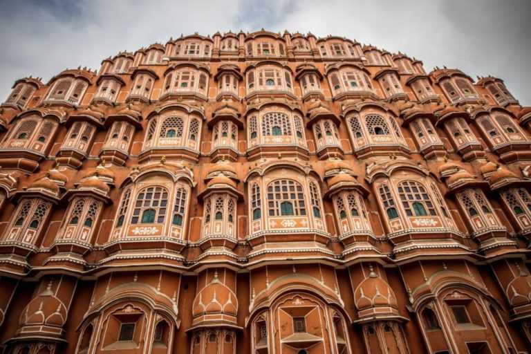 hawa mahal (one of the best place to visit in Jaipur)